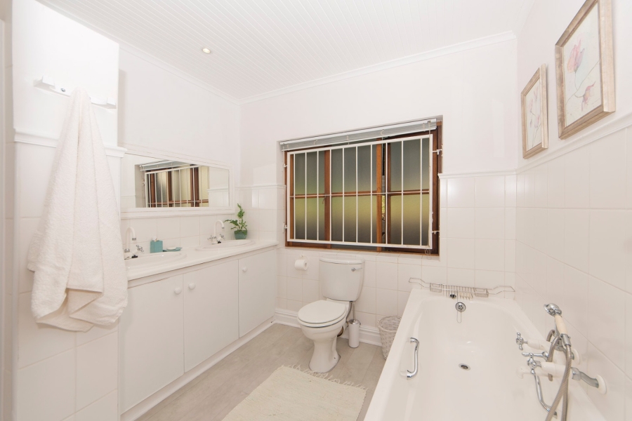 6 Bedroom Property for Sale in The Heads Western Cape